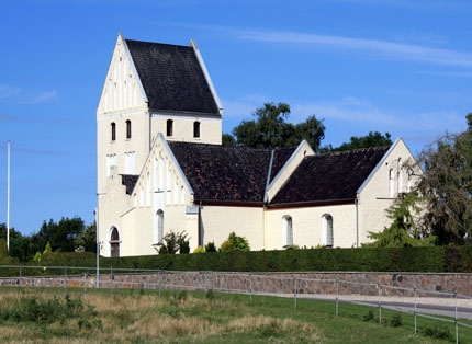 Gravsten på Sønderby kirkegård. Baag herred. Odense amt.