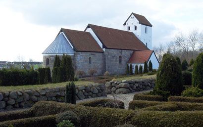 Gravsten på Svenstrup kirkegård. Hornum herred. Aalborg amt.