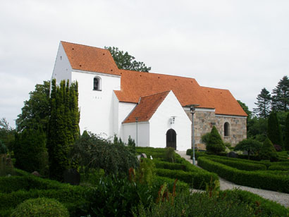 Gravsten på Svenstrup kirkegård. Onsild herred. Randers amt.