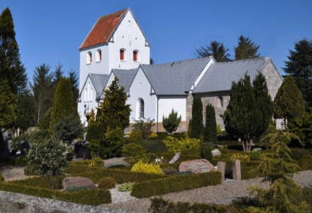 Gravsten på Uggerby kirkegård. Vennebjerg herred. Hjørring amt.