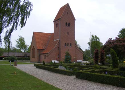 Gravsten på Uhre kirkegård. Nørvang herred. Vejle amt.