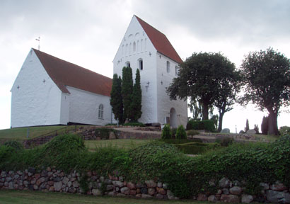 Gravsten på Ulbølle kirkegård. Sallinge herred. Svendborg amt.