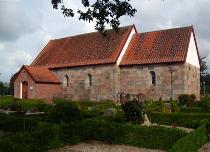 Gravsten på Vester Bjerregrav kirkegård. Rinds herred. Viborg amt.