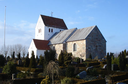 Gravsten på Vester Tostrup kirkegård. Rinds herred. Viborg amt.