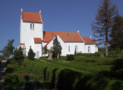 Gravsten på Vallekilde kirkegård. Ods herred. Holbæk amt.