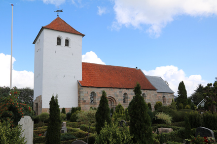 Gravsten på Vinkel kirkegård. Middelsom herred. Viborg amt.