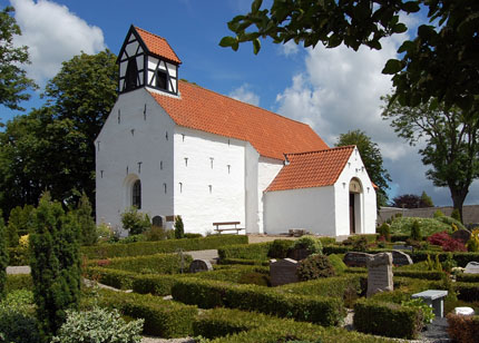 Gravsten på Vitved kirkegård. Hjelmslev herred. Skanderborg amt.