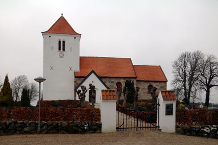 Gravsten på Vium kirkegård. Lysgaard herred. Viborg amt.