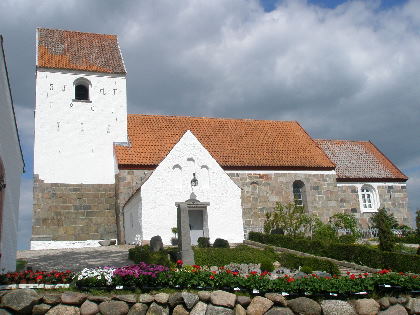 Gravsten på Vive kirkegård. Hindsted herred. Aalborg amt.