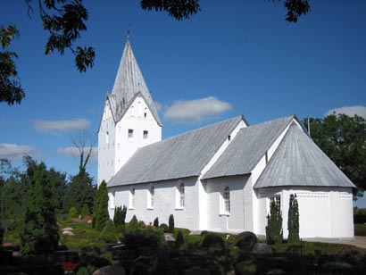 Gravsten på Vodder kirkegård. Hviding herred. Tønder amt.