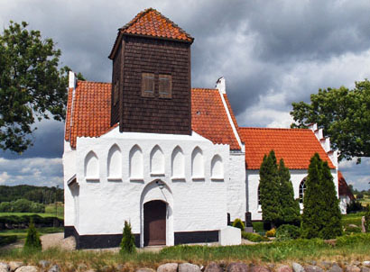 Gravsten pæ Vrangstrup kirkegård. Tybjerg herred. Præstø amt.