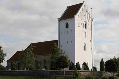Gravsten på Yding kirkegård. Voer herred. Skanderborg amt.